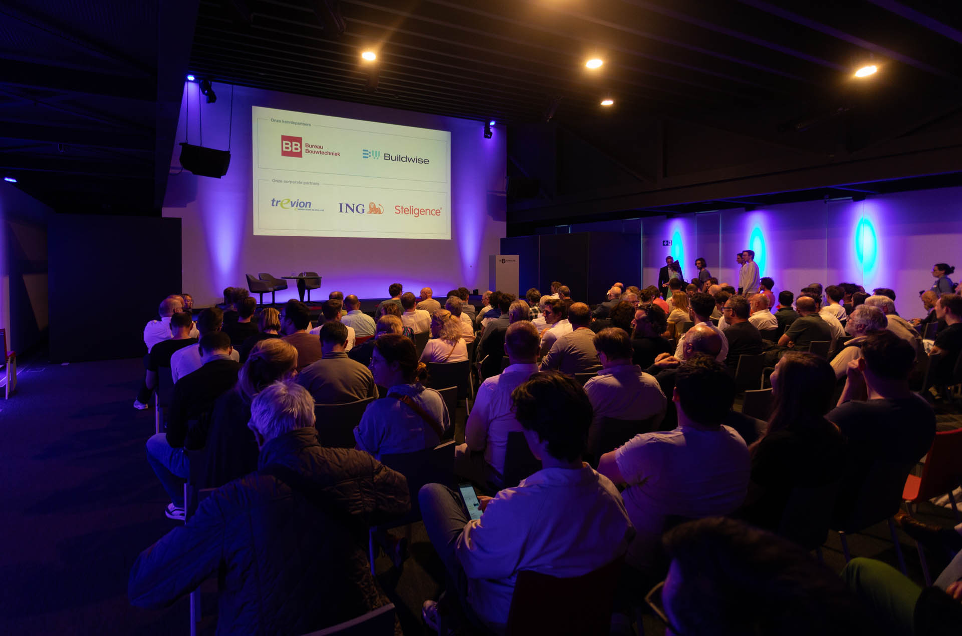 Gevelarchitectuur ontleed: innovatie, esthetiek en techniek in de bouwschil